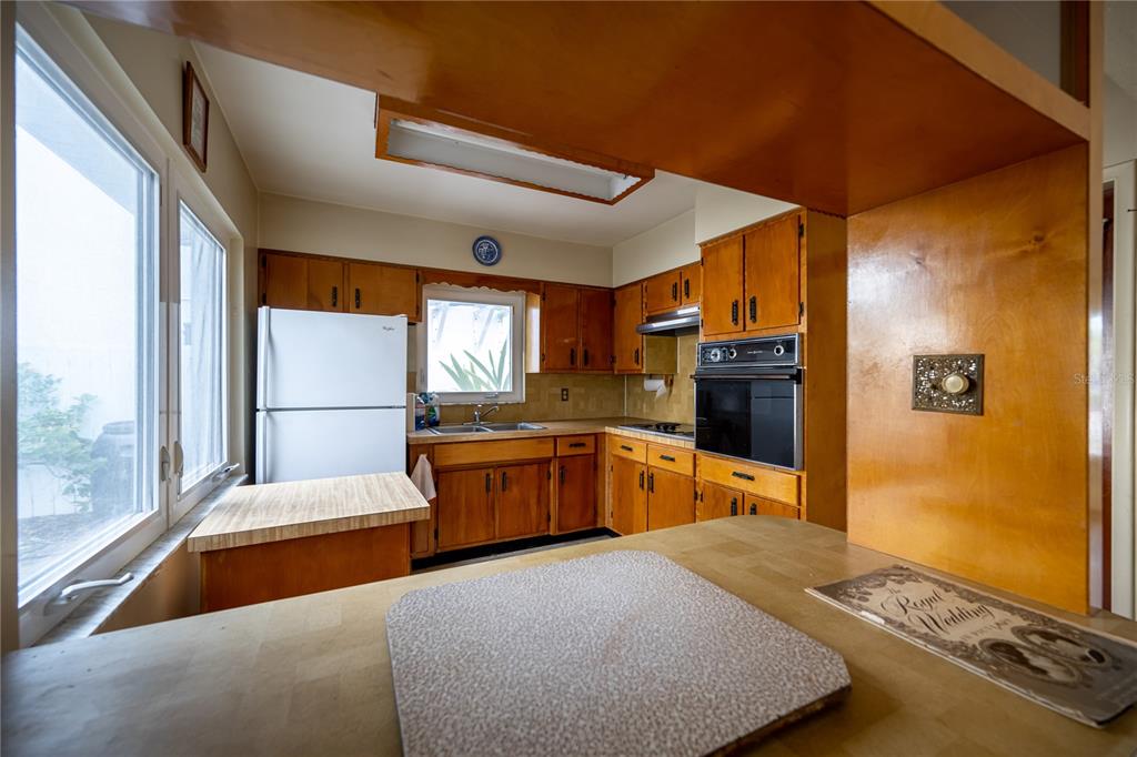 1425 Corey Way South South Pasadena, FL 33707 - Photo 17 of 34