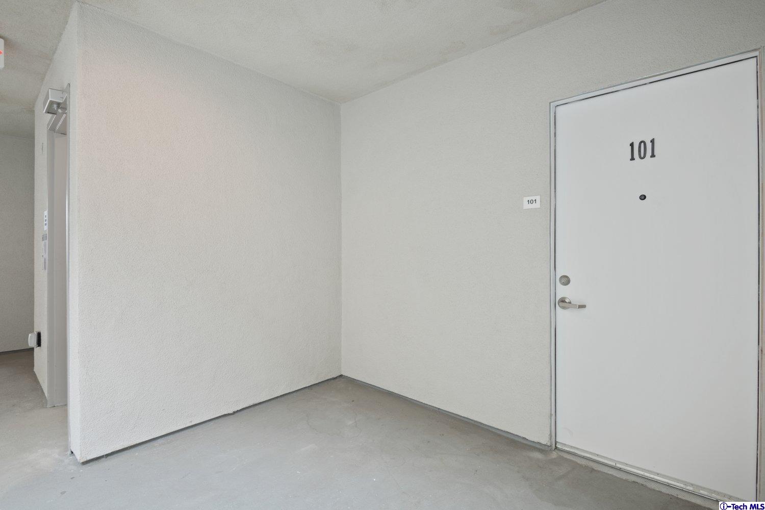 7064 Greeley Street, Unit 101 Tujunga, CA 91042 - Photo 15 of 37 a view of small space