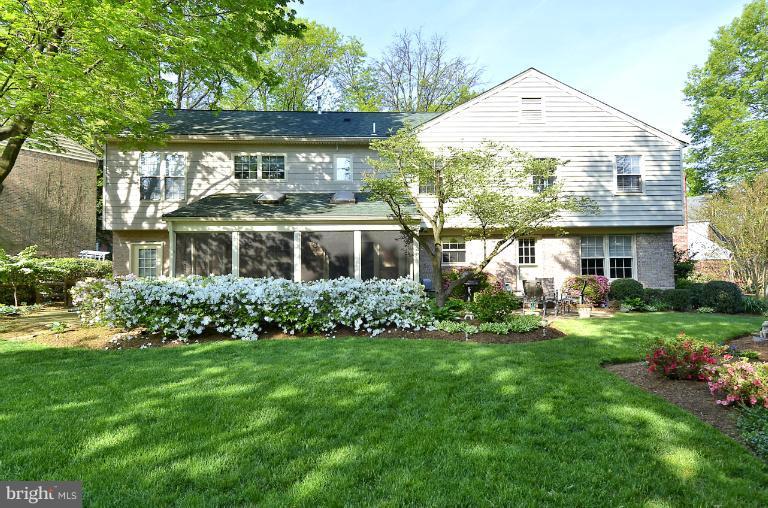 9 Infield Court South Potomac, MD 20854 - Photo 12 of 30 One of the prettiest lots in the community!