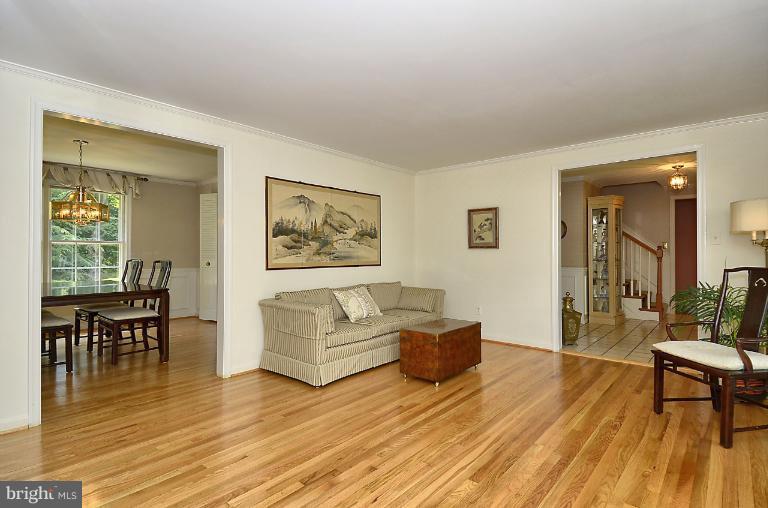 9 Infield Court South Potomac, MD 20854 - Photo 30 of 30 Living Room w/refinished floors!