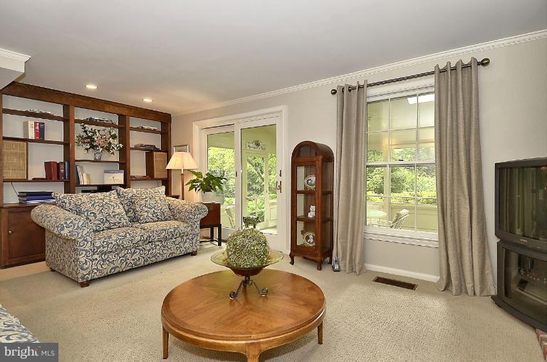9 Infield Court South Potomac, MD 20854 - Photo 7 of 30 Inviting Family Rm leads to porch
