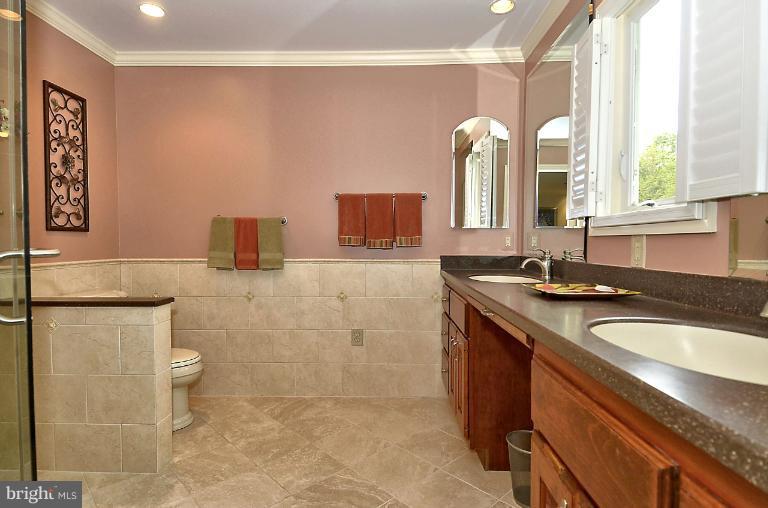 9 Infield Court South Potomac, MD 20854 - Photo 8 of 30 Luxurious NEW Master Bath!