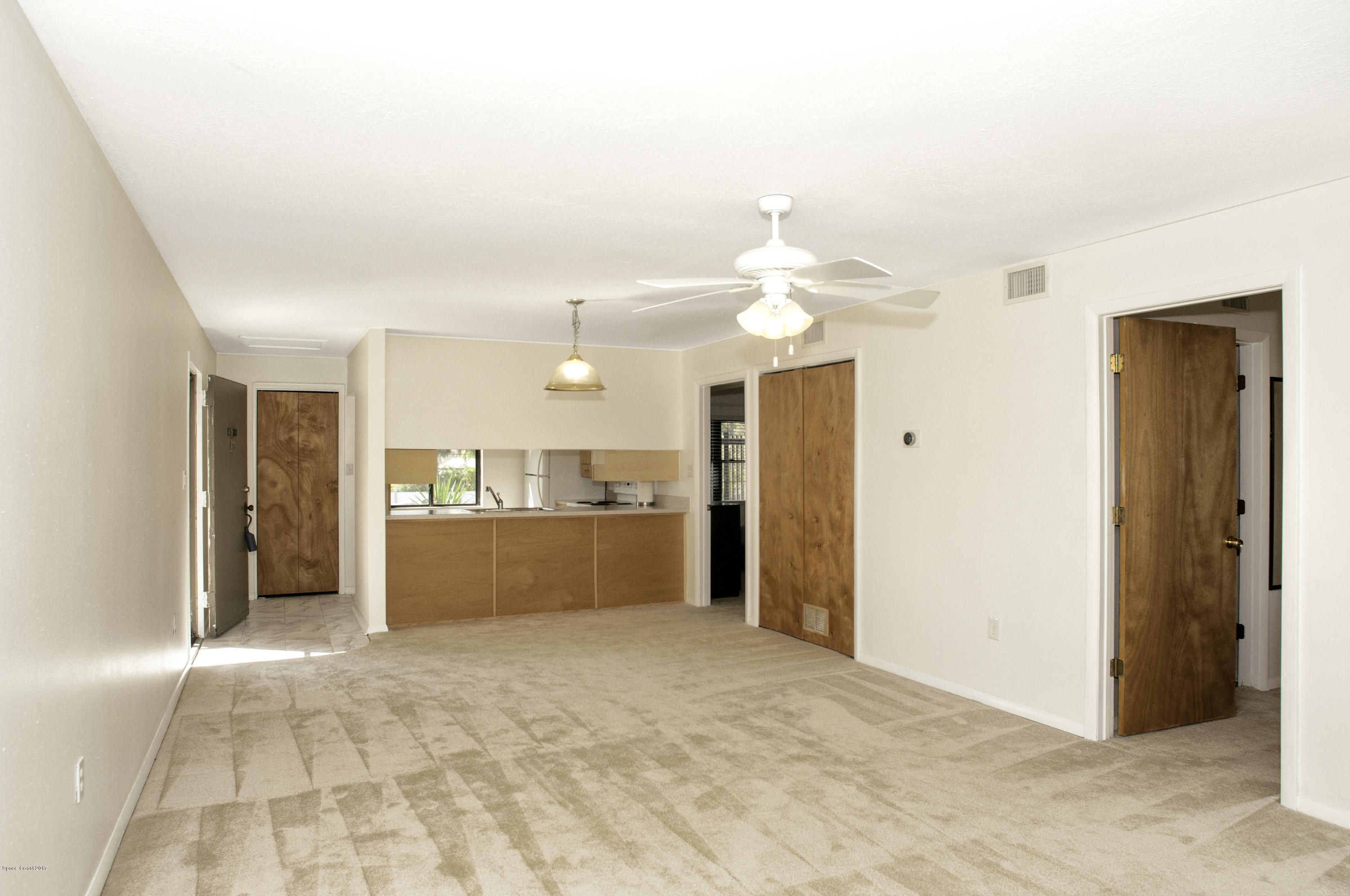 2727 North Wickham Road, Unit 2035 Melbourne, FL 32935 - Photo 2 of 26 Dining