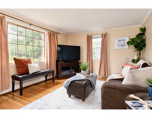 77 Old Andover Road North Reading, MA 01864 - Photo 7 of 40 Gallery Image 7