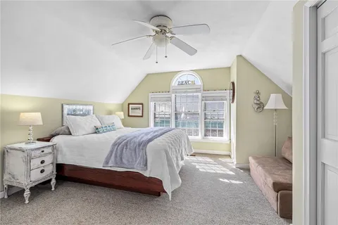 $2,975 | 93 Mill Street, Unit B, Newport, RI 02840