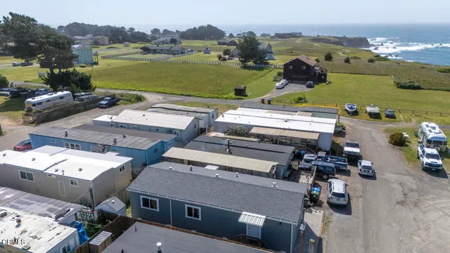 $200,000 | 1021 South Main Street, Unit 6, Fort Bragg, CA 95437