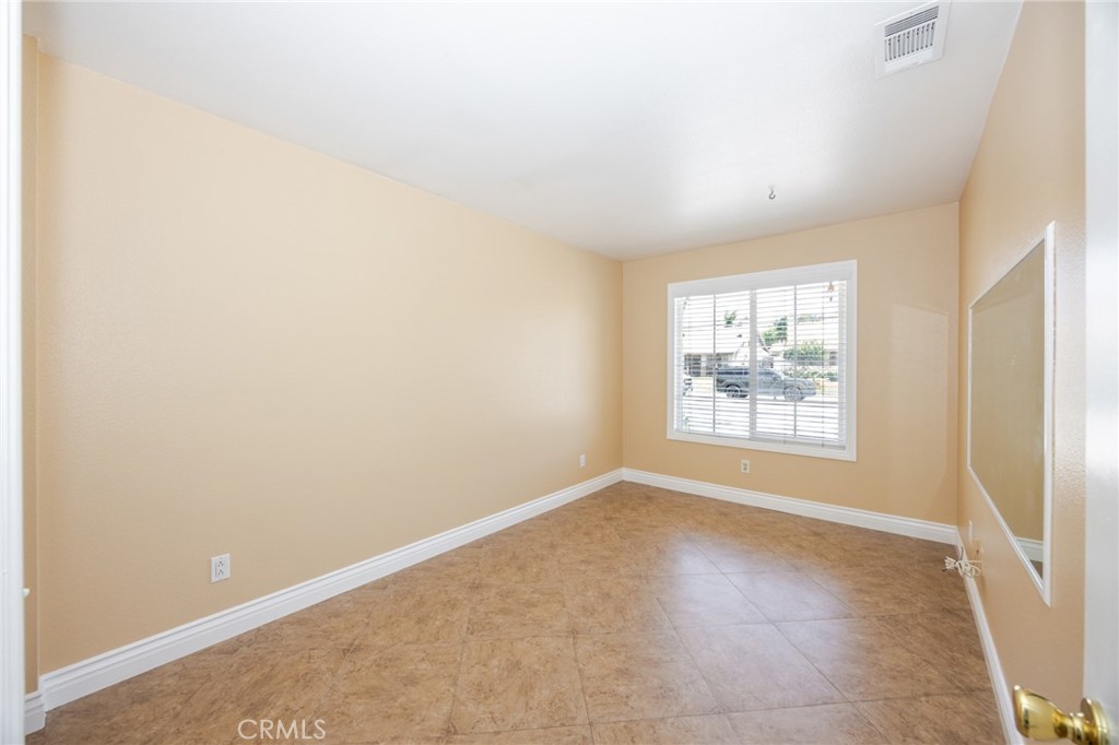 15045 Spring Street Fontana, CA 92335 - Photo 25 of 36