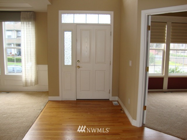 18711 32nd Avenue Southeast Bothell, WA 98012 - Photo 2 of 10 Gallery Image 2