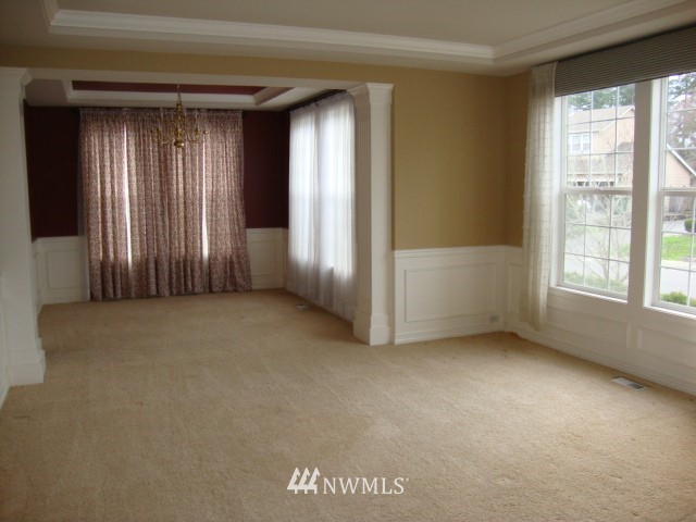 18711 32nd Avenue Southeast Bothell, WA 98012 - Photo 4 of 10 Gallery Image 4