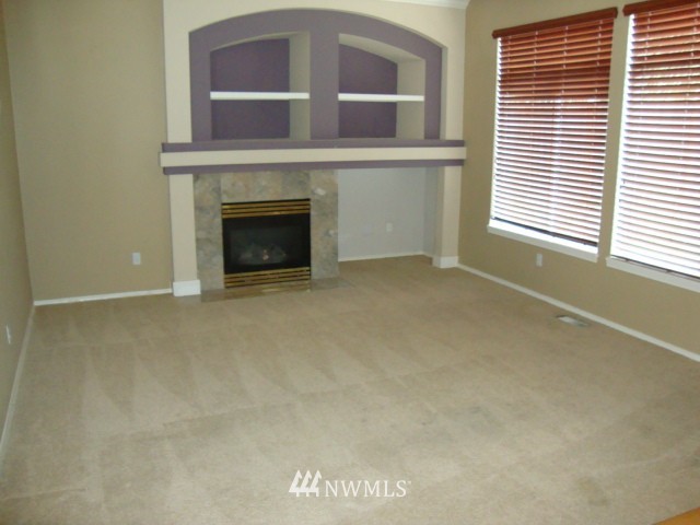 18711 32nd Avenue Southeast Bothell, WA 98012 - Photo 5 of 10 Gallery Image 5