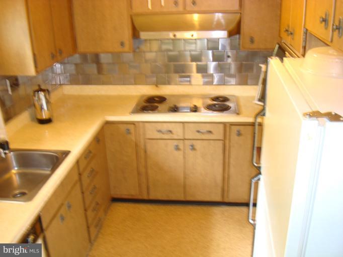 13101 Gallahan Road Clinton, MD 20735 - Photo 12 of 30 Kitchen