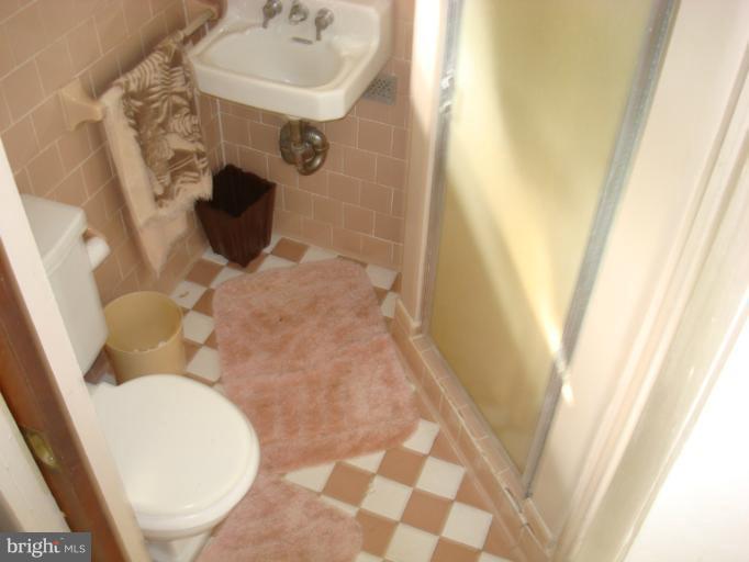13101 Gallahan Road Clinton, MD 20735 - Photo 8 of 30 This bath is located in the breezeway