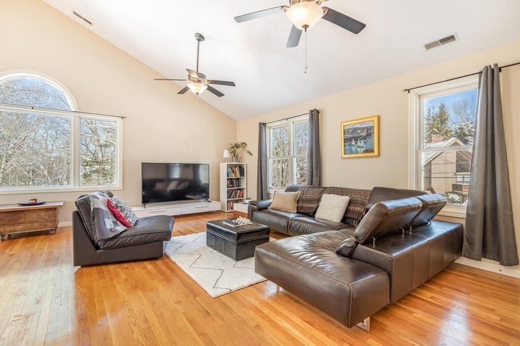 12 Oxford Road, Unit 2 Gloucester, MA 01930 - Photo 7 of 33