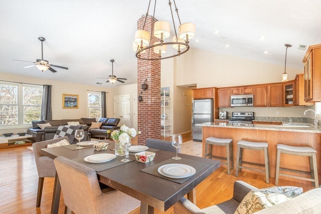 12 Oxford Road, Unit 2 Gloucester, MA 01930 - Photo 8 of 33