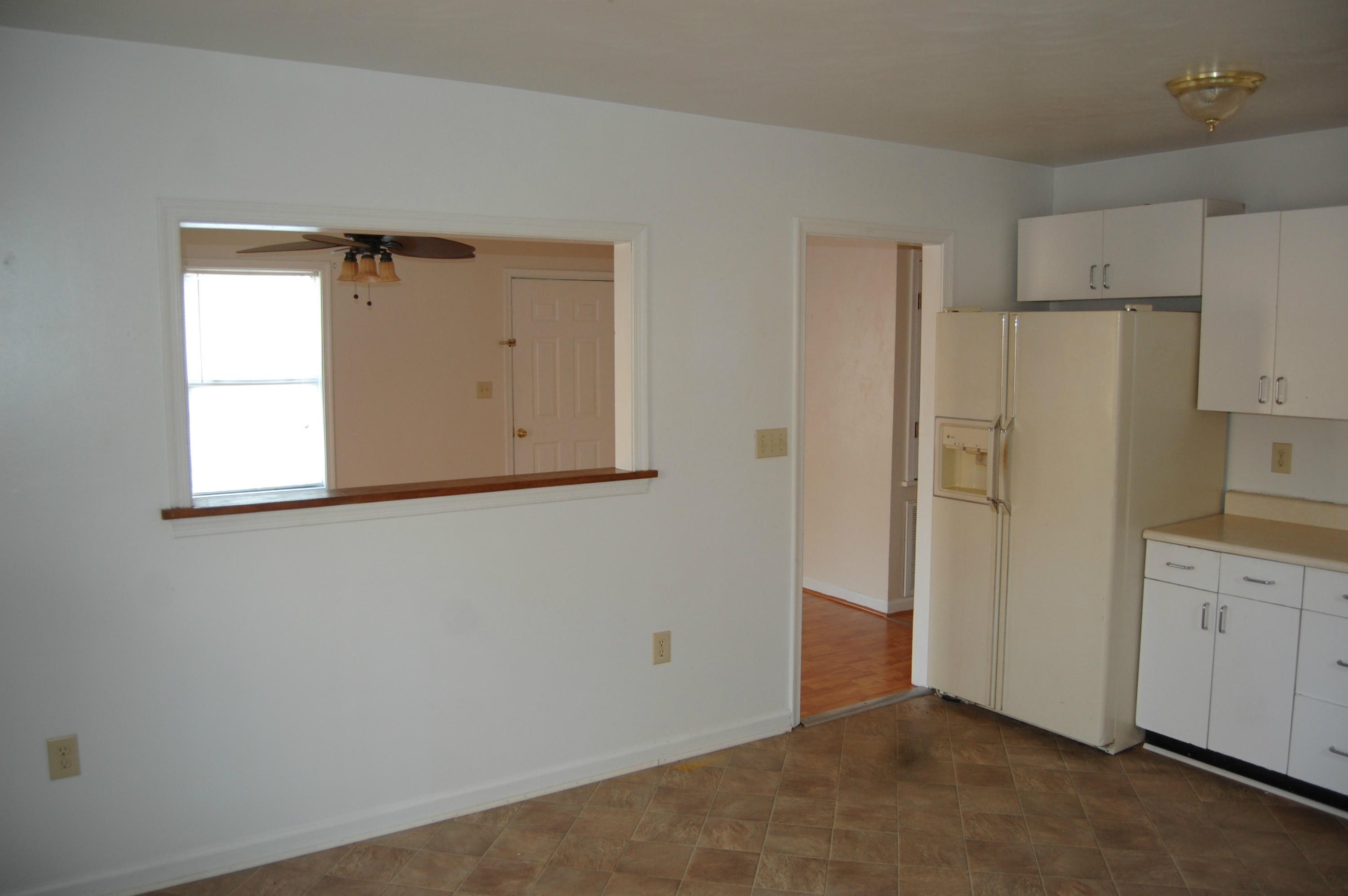 1272 Old Barn Road Moneta, VA 24121 - Photo 4 of 12 Kitchen