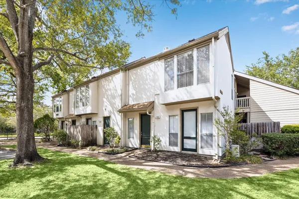 $1,500 | 2100 Tanglewilde Street, Unit 702, Houston, TX 77063