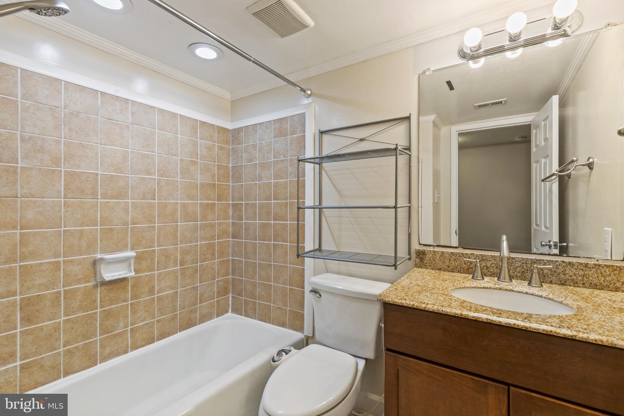 1522 Northgate Square, Unit 2A Reston, VA 20190 - Photo 20 of 37 Gallery Image 20