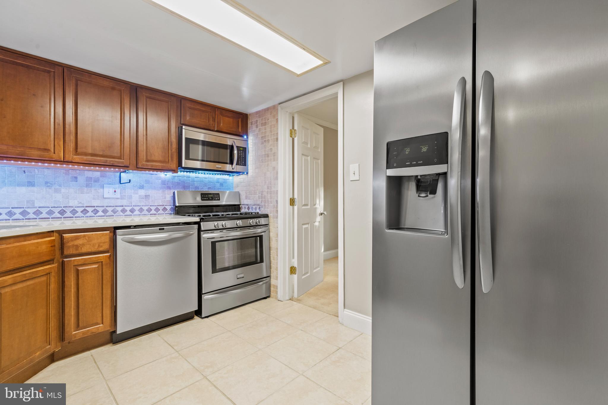 1522 Northgate Square, Unit 2A Reston, VA 20190 - Photo 2 of 37 Gallery Image 2