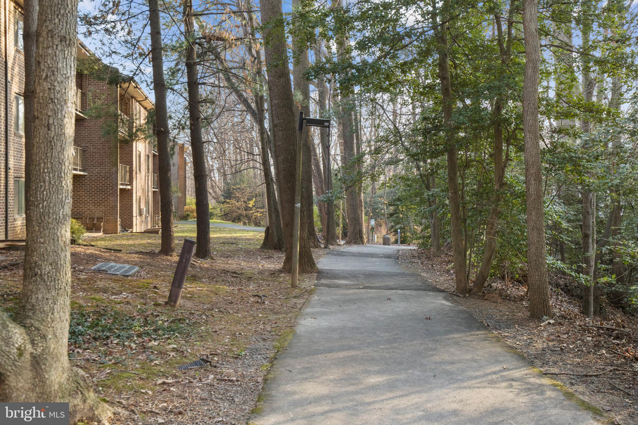 1522 Northgate Square, Unit 2A Reston, VA 20190 - Photo 23 of 37 Gallery Image 23