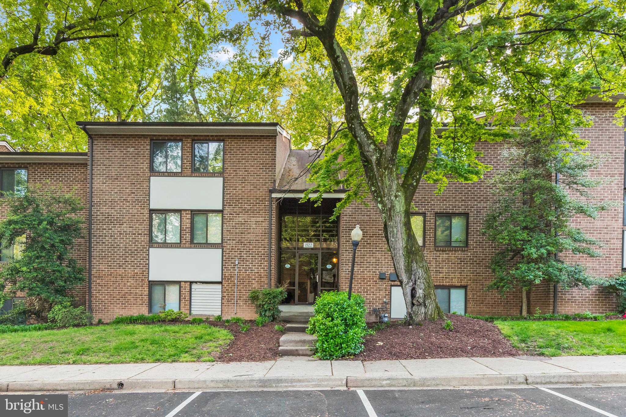 1522 Northgate Square, Unit 2A Reston, VA 20190 - Photo 30 of 37 Gallery Image 30