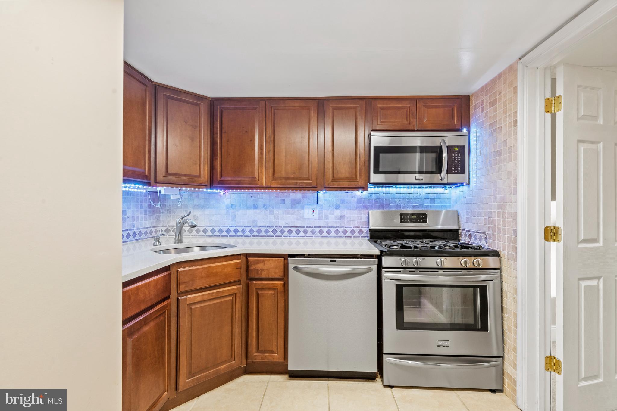 1522 Northgate Square, Unit 2A Reston, VA 20190 - Photo 3 of 37 Gallery Image 3