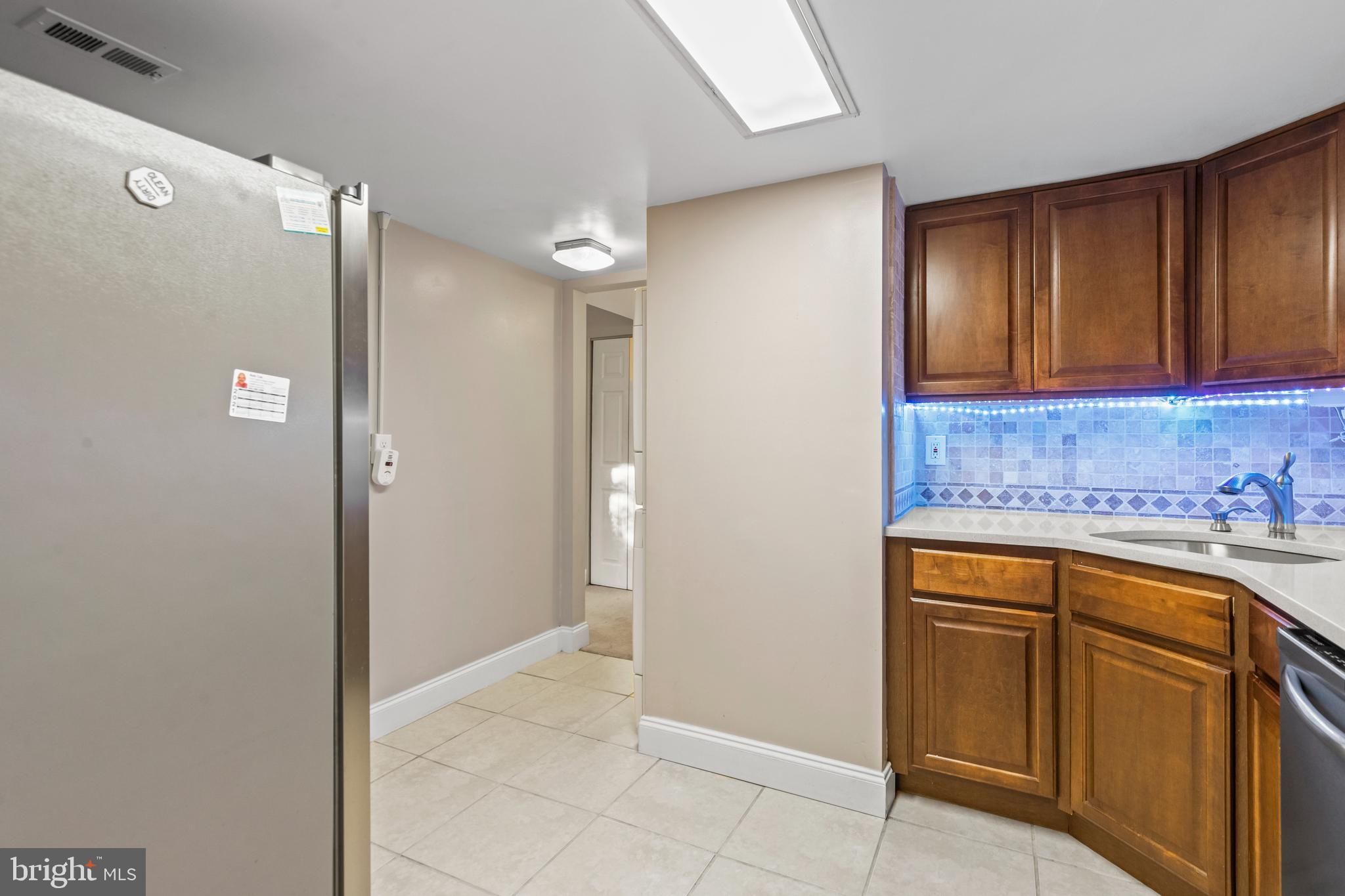 1522 Northgate Square, Unit 2A Reston, VA 20190 - Photo 6 of 37 Gallery Image 6