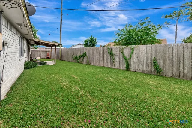 $189,000 | 247 Goldenrod Avenue, Victoria, TX 77904