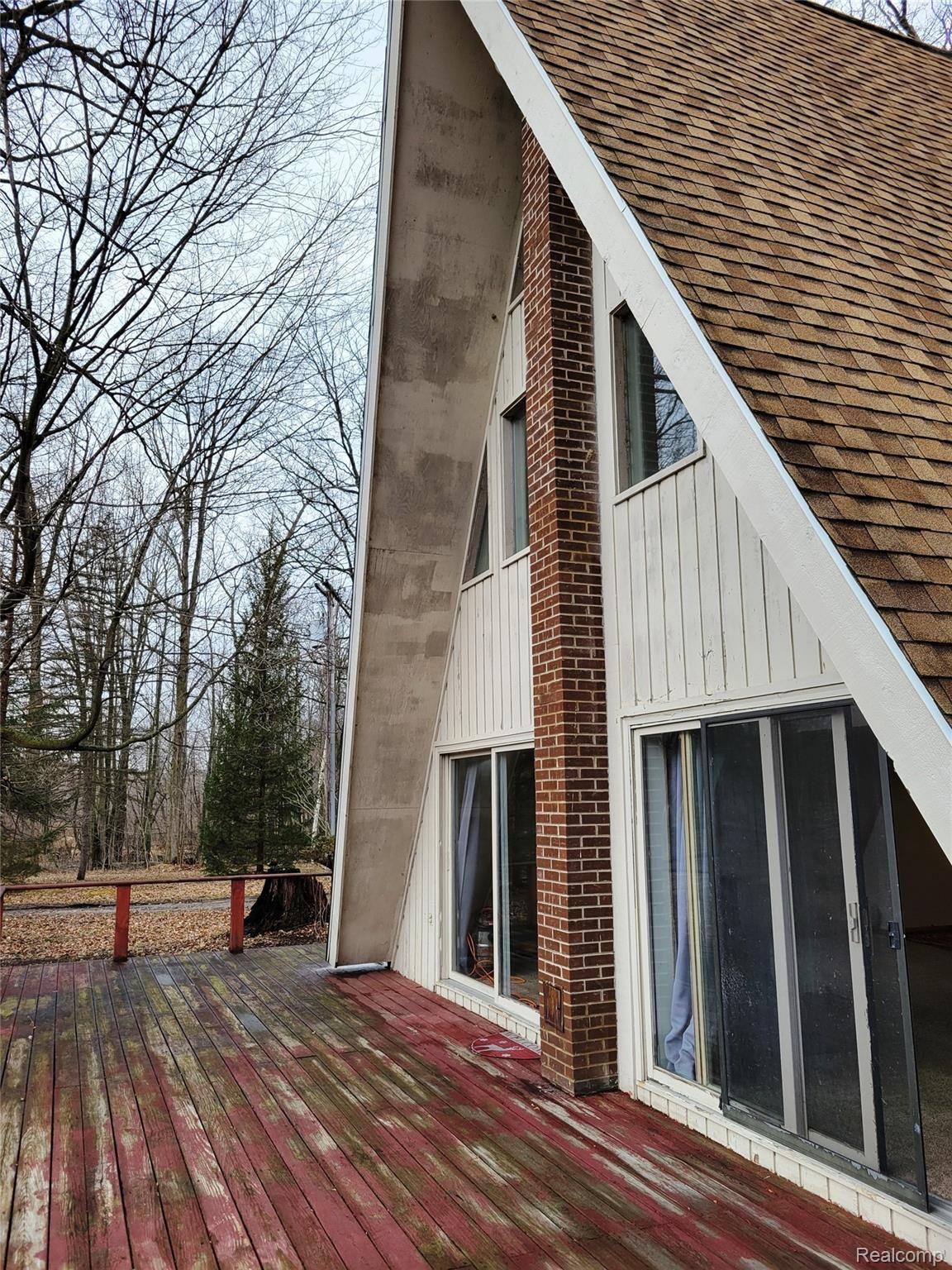 219 Dockham Road Columbiaville, MI 48421 - Photo 5 of 41 20220330_134105.jpg