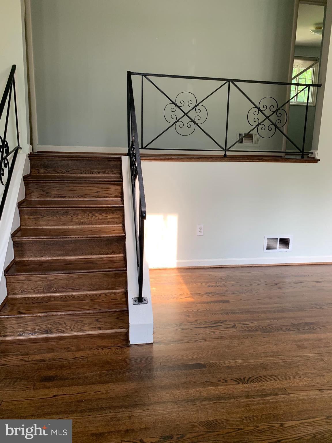12921 Moray Road Silver Spring, MD 20906 - Photo 2 of 20 Stairs_Living Room
