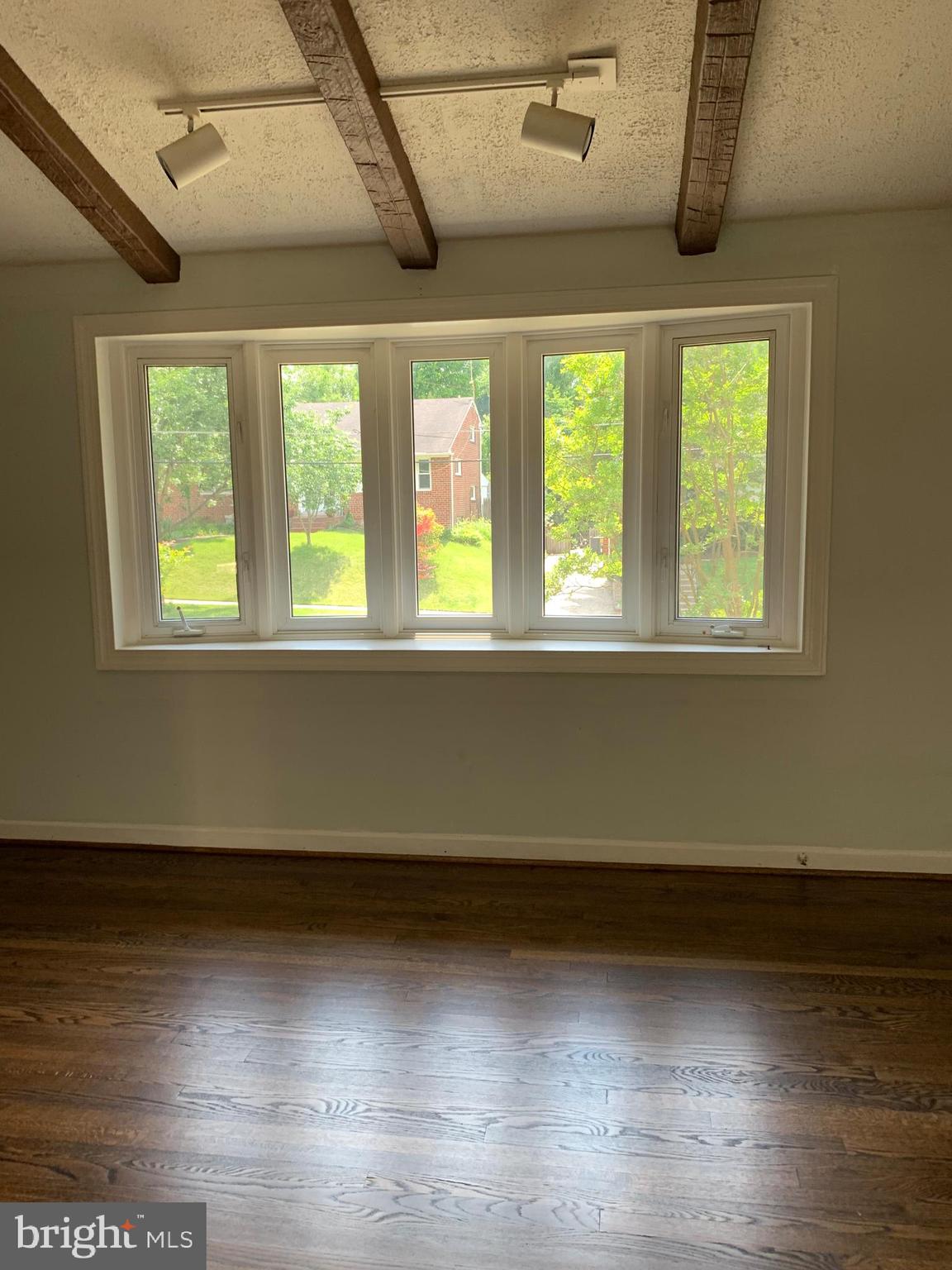 12921 Moray Road Silver Spring, MD 20906 - Photo 4 of 20 Living Room_Bay window