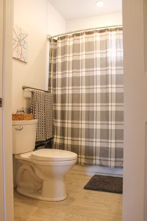 $6,100 | 116 Holland Street, Unit 2R, Somerville, MA 02144