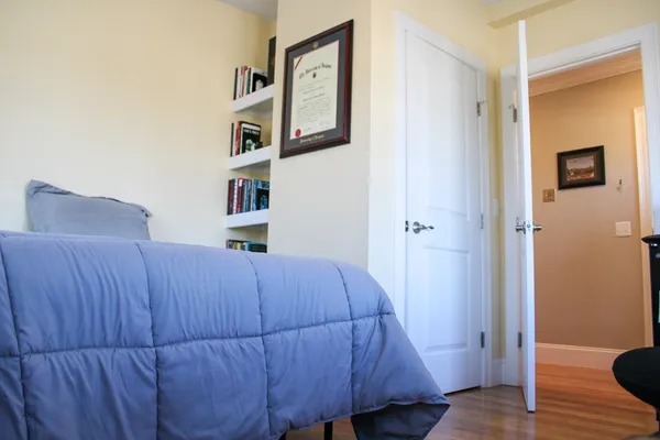 $6,100 | 116 Holland Street, Unit 2R, Somerville, MA 02144