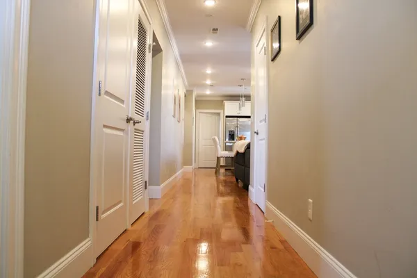 $6,100 | 116 Holland Street, Unit 2R, Somerville, MA 02144