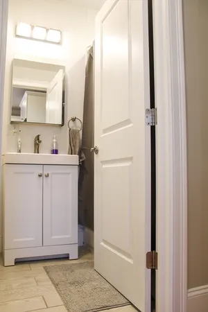 $6,100 | 116 Holland Street, Unit 2R, Somerville, MA 02144