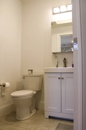 $6,100 | 116 Holland Street, Unit 2R, Somerville, MA 02144