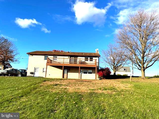 693 North Erisman Road Manheim, PA 17545 - Photo 8 of 47 Back of home with deck