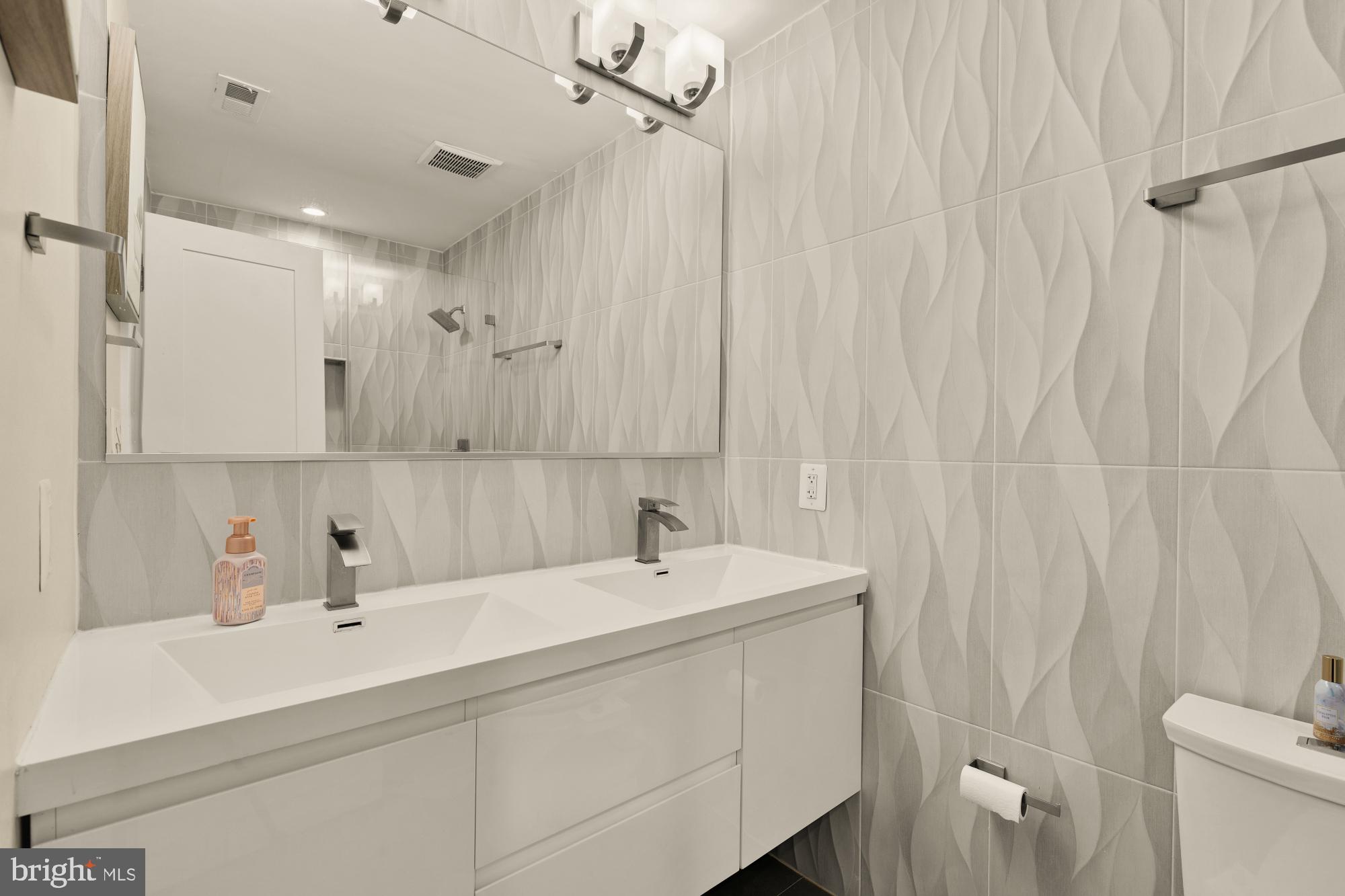 14 T Street Northeast, Unit 1 Washington, DC 20002 - Photo 17 of 28 Luxury primary bath