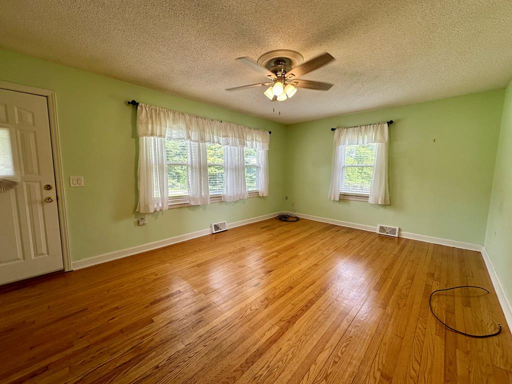 1527 Cardinal Road Galax, VA 24333 - Photo 12 of 21 Gallery Image 12