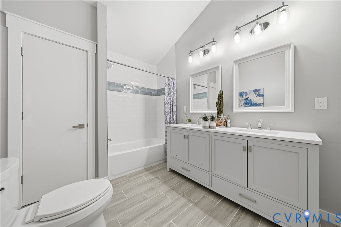 13300 Quailwood Road Midlothian, VA 23112 - Photo 25 of 50 Full hall bath