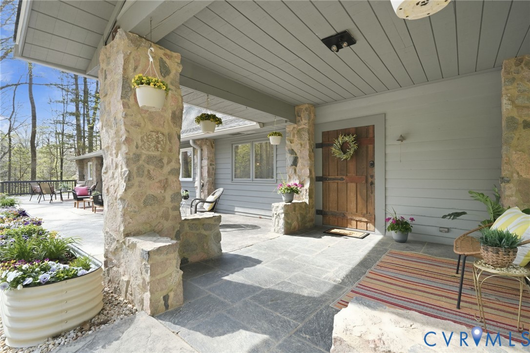 13300 Quailwood Road Midlothian, VA 23112 - Photo 3 of 50