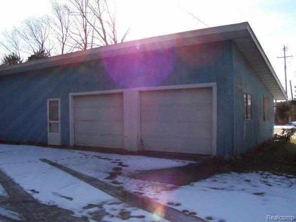 11008 Morrish Road Gaines, MI 48436 - Photo 4 of 9 garage