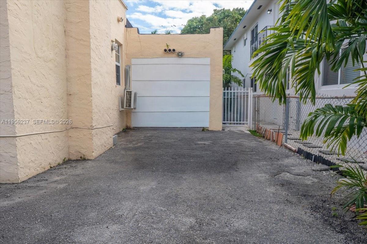 3554 Southwest 26th Street Miami, FL 33133 - Photo 24 of 30