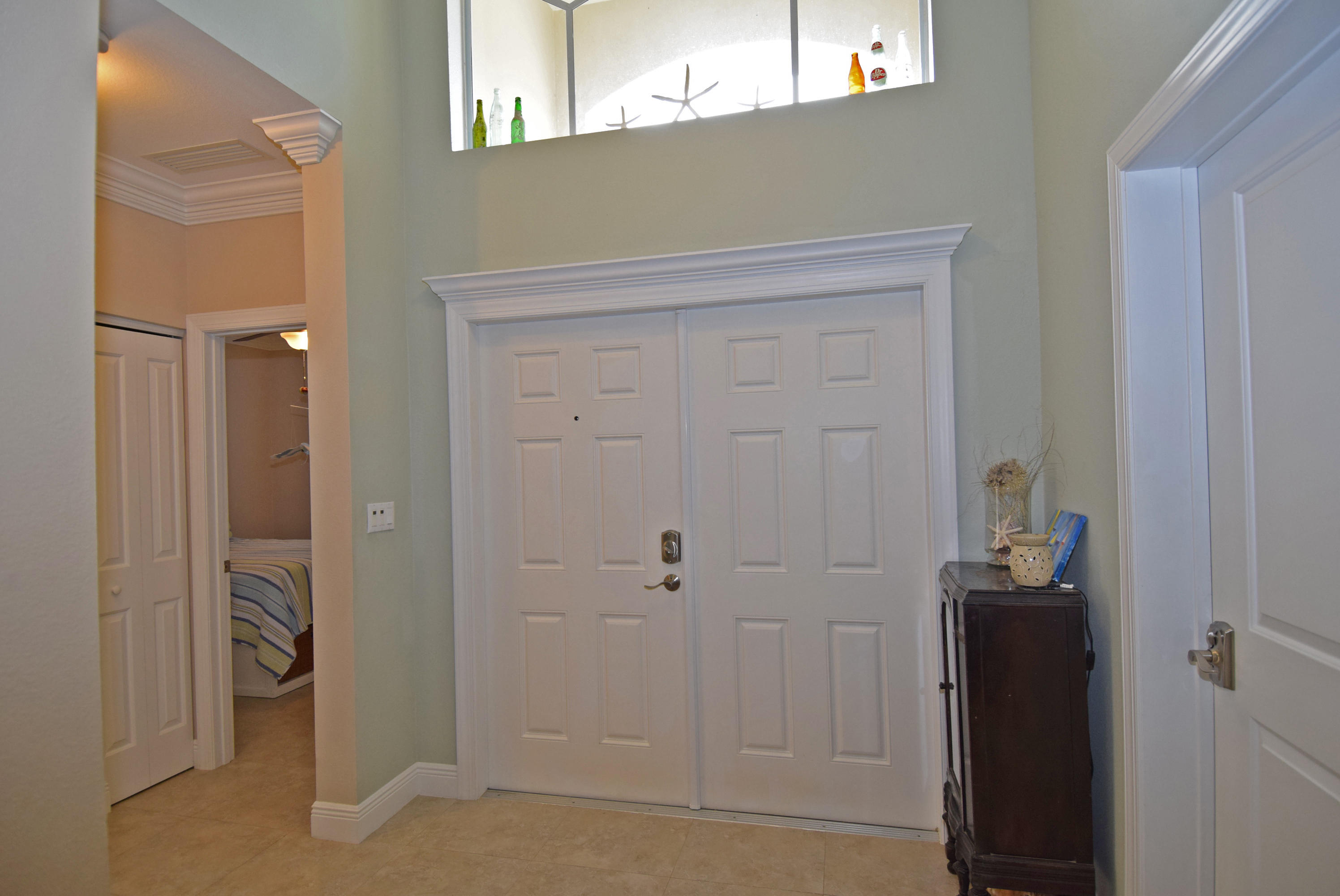 26 Andros Road Key Largo, FL 33037 - Photo 20 of 29 1 Foyer Enrty 2