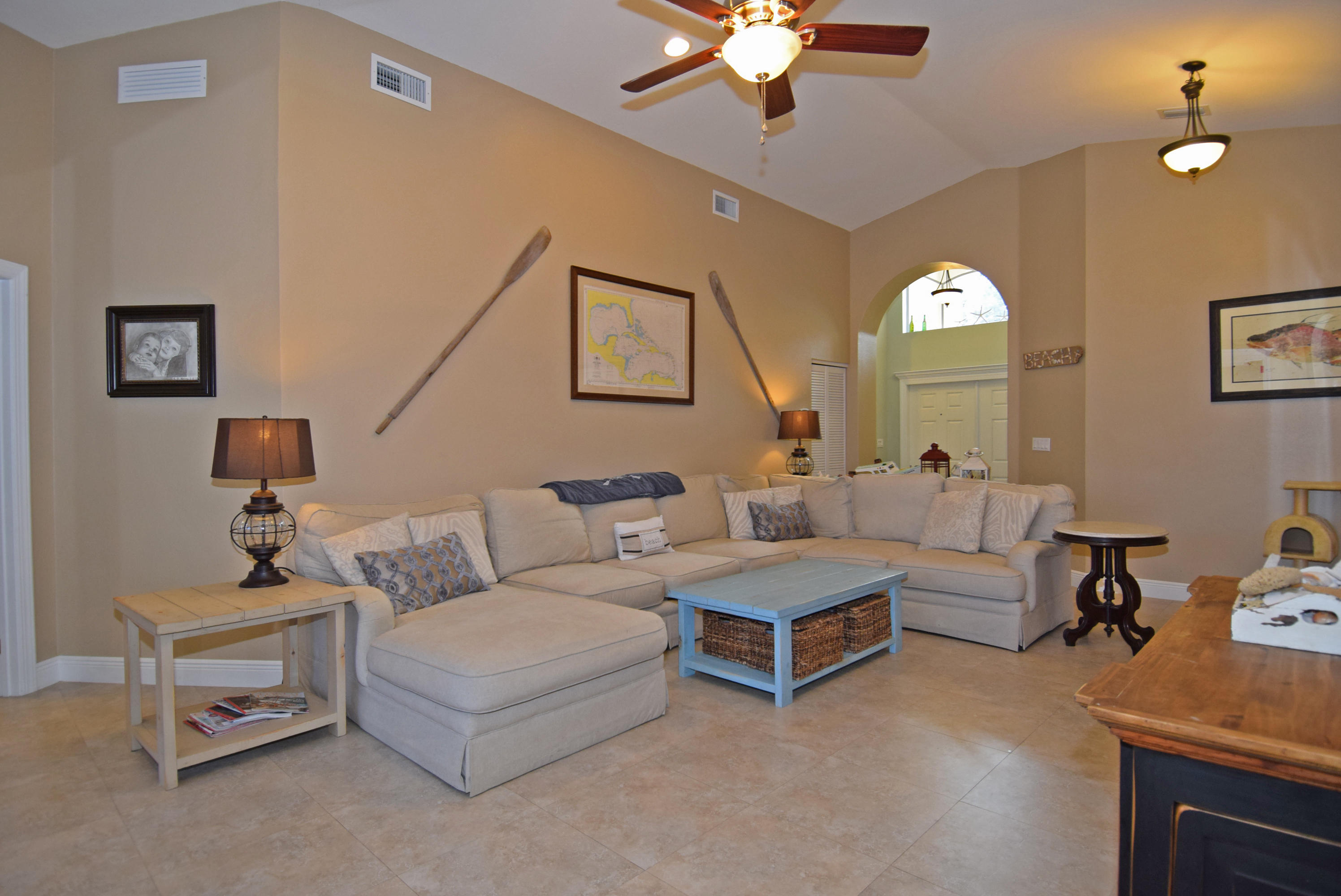 26 Andros Road Key Largo, FL 33037 - Photo 8 of 29 1 Living room
