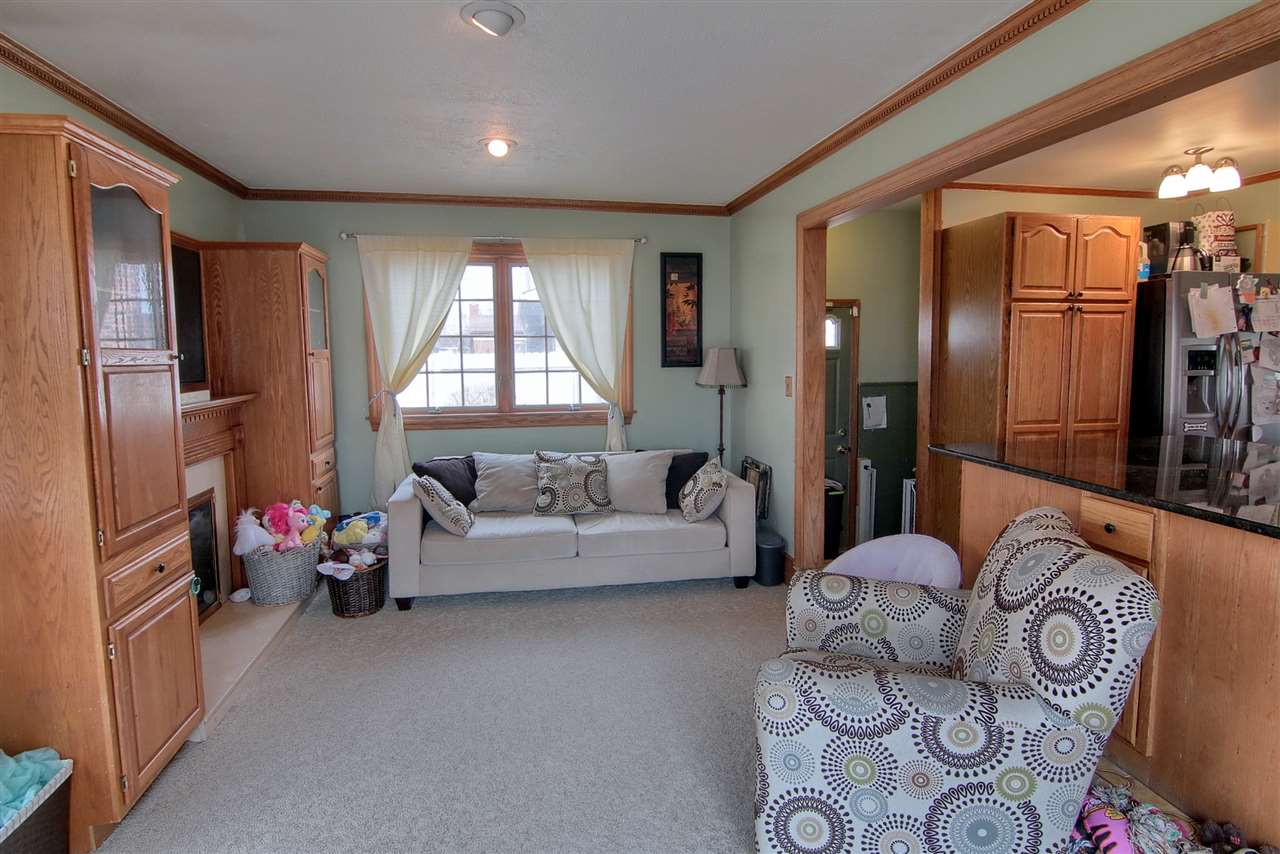 30143 Hayes Road Warren, MI 48088 - Photo 9 of 31 family room