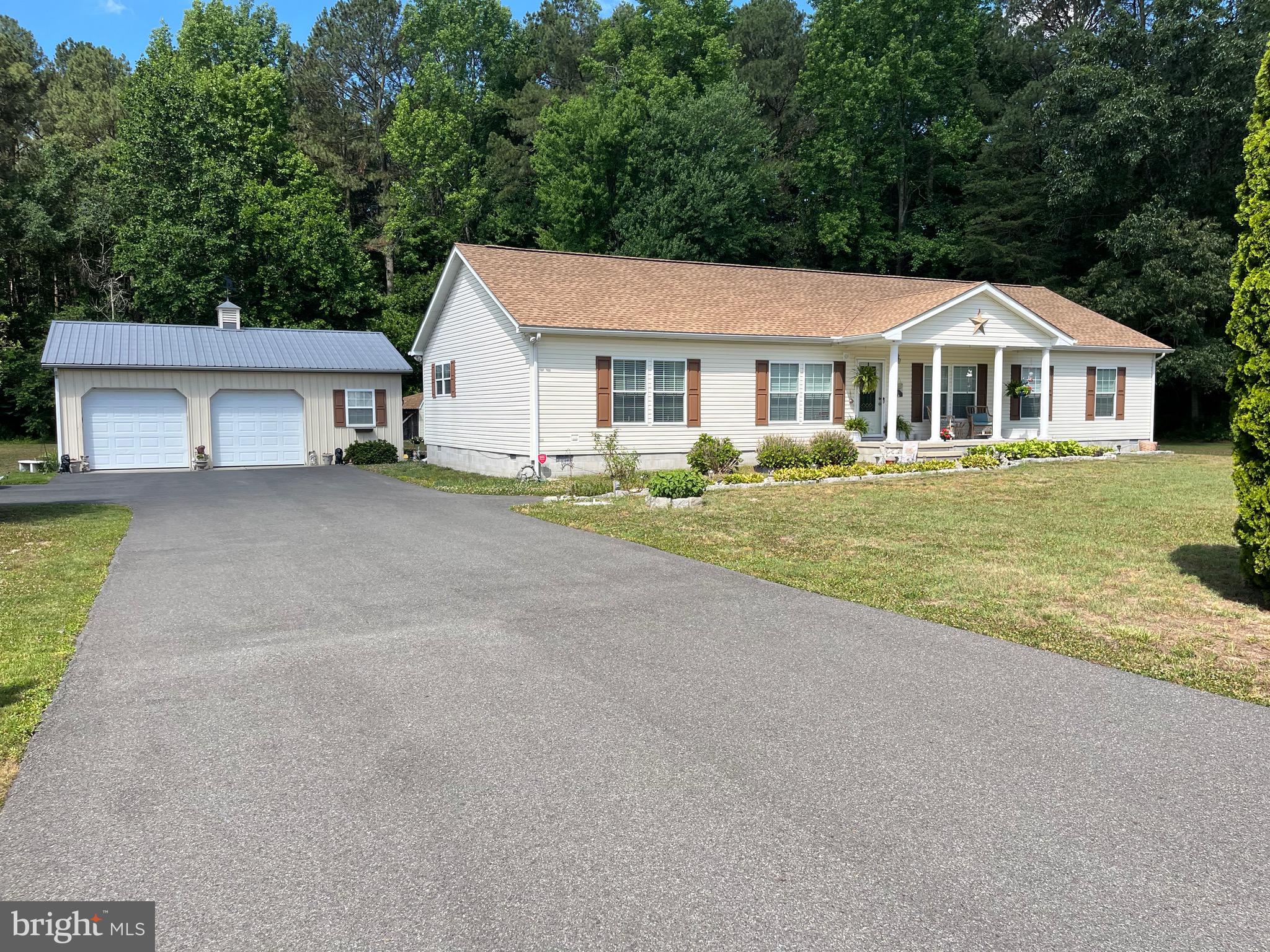 2407 Hunting Quarter Road Houston, DE 19954 - Photo 1 of 17 Exterior Front