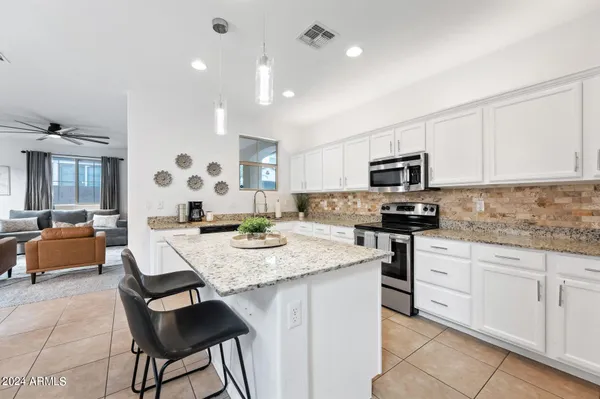 $4,500 | 2652 North 73rd Glen, Phoenix, AZ 85035