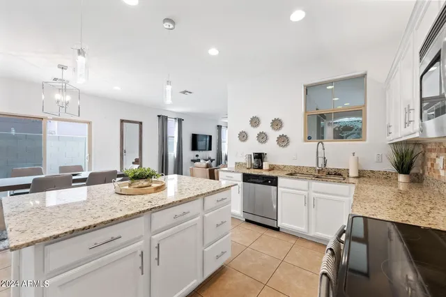 $4,500 | 2652 North 73rd Glen, Phoenix, AZ 85035