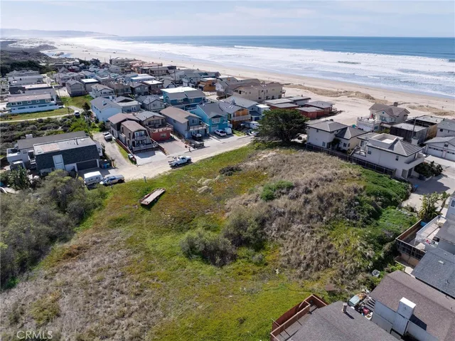 a view of a parking space