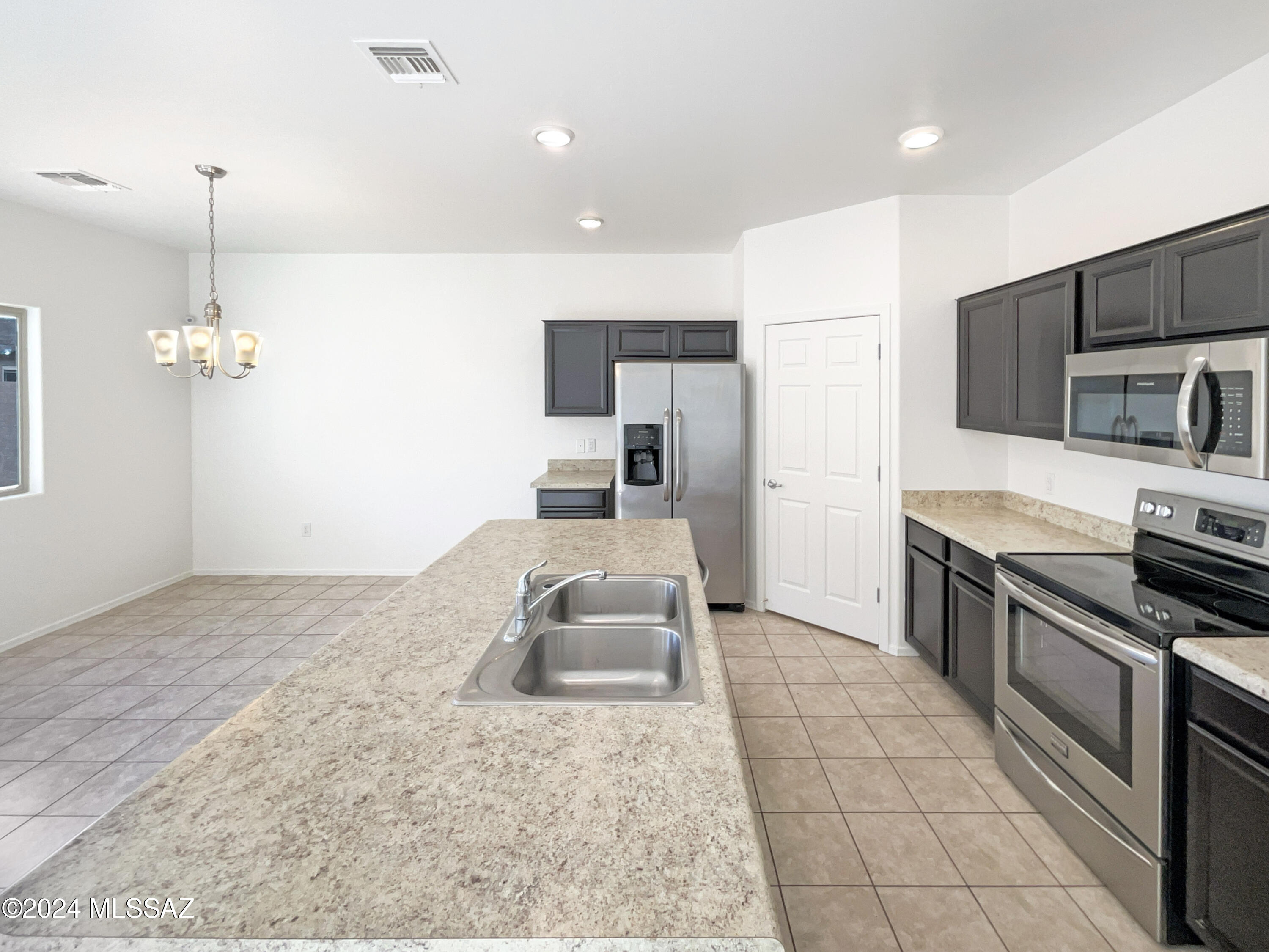 7992 South Tate Loop Tucson, AZ 85756 - Photo 6 of 27 Gallery Image 6